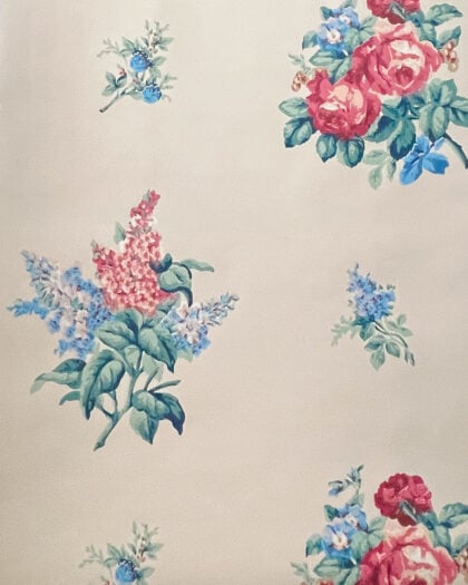 Vintage Katzenbach and Warren floral wallpaper bouquet on warm sandy background textured vinyl Title: Katzenbach Warren Floral Bouquet Detail