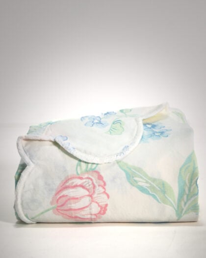 Yves Delorme Luxembourg Palais Royal Floral envelope sham front view neatly folded scalloped edge folded over