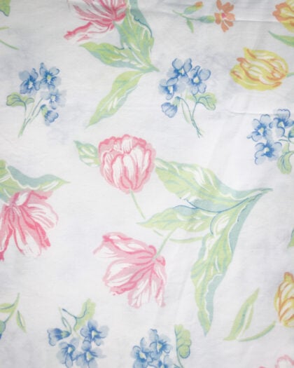 Yves Delorme Luxembourg Palais Royal Floral duvet cover primary floral side close-up painterly flowers detail